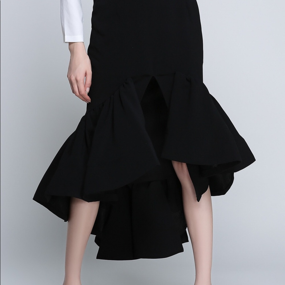 High low flared skirt.